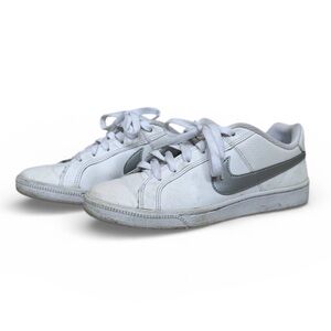 Nike Women’s 6.5 White and Silver Court Sneakers